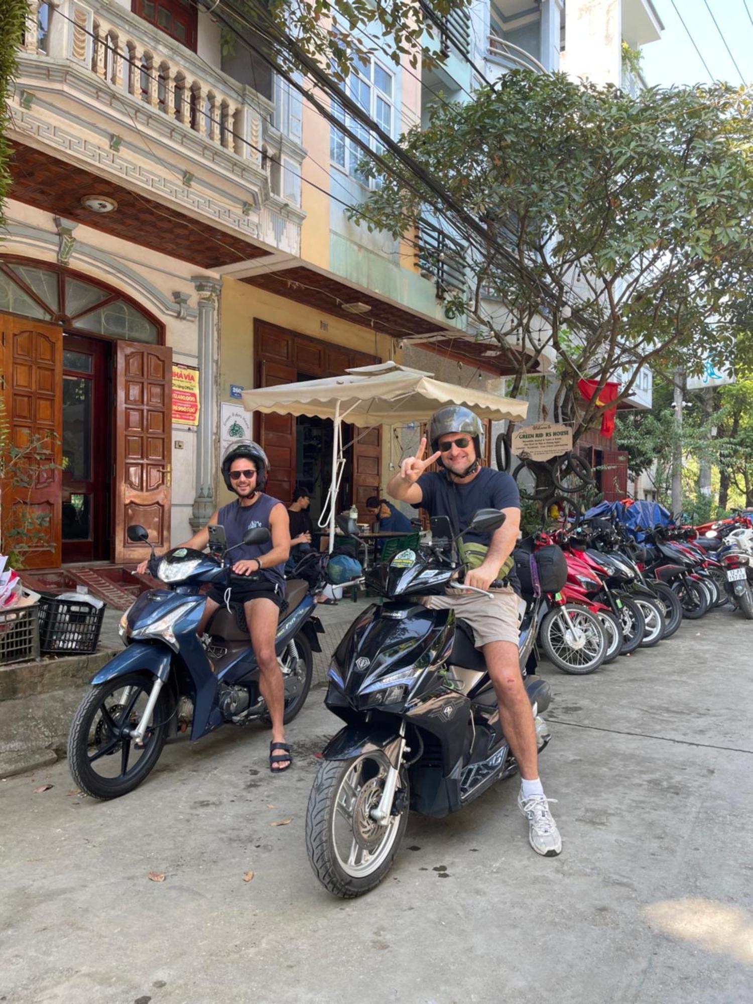 Green Riders House - Motorbike Rental & Tours カオバン エクステリア 写真