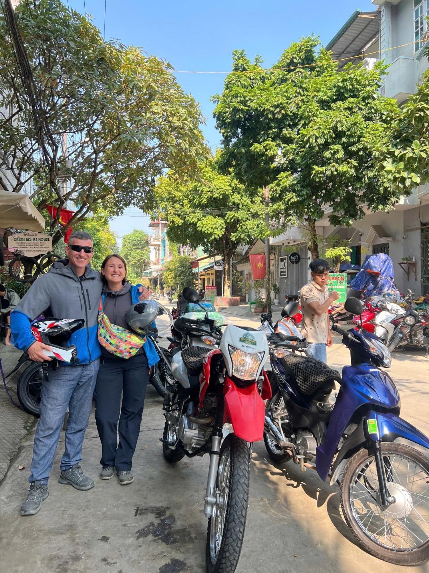 Green Riders House - Motorbike Rental & Tours カオバン エクステリア 写真